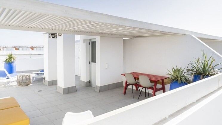 Apartment with rooftop terrace